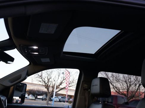 Used 2023 GMC Sierra 2500 Denali w/ Denali Ultimate Package image 26