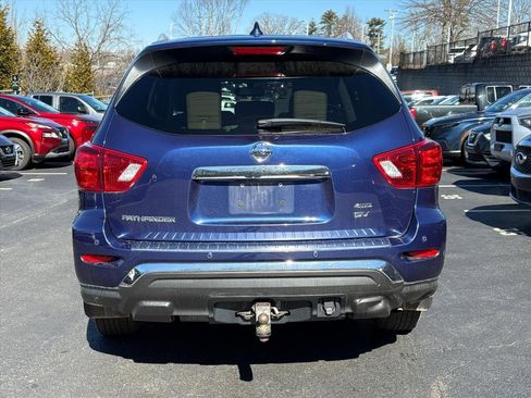 Used 2020 Nissan Pathfinder SV image 5