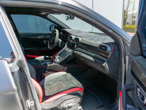 Used 2023 Lamborghini Urus Performante AWD/4WD image 61