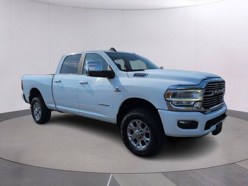 Used 2024 RAM 2500 Laramie AWD/4WD image 9