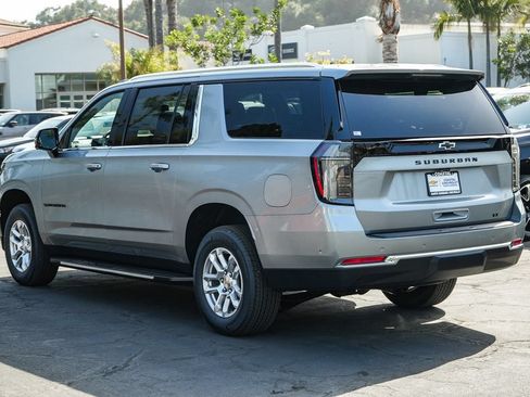 New 2026 Chevrolet Suburban LT w/ Comfort Package AWD/4WD image 4