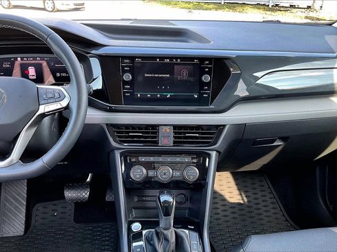 Certified 2022 Volkswagen Taos SEL image 19