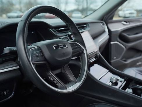 Used 2022 Jeep Grand Cherokee L Limited image 29