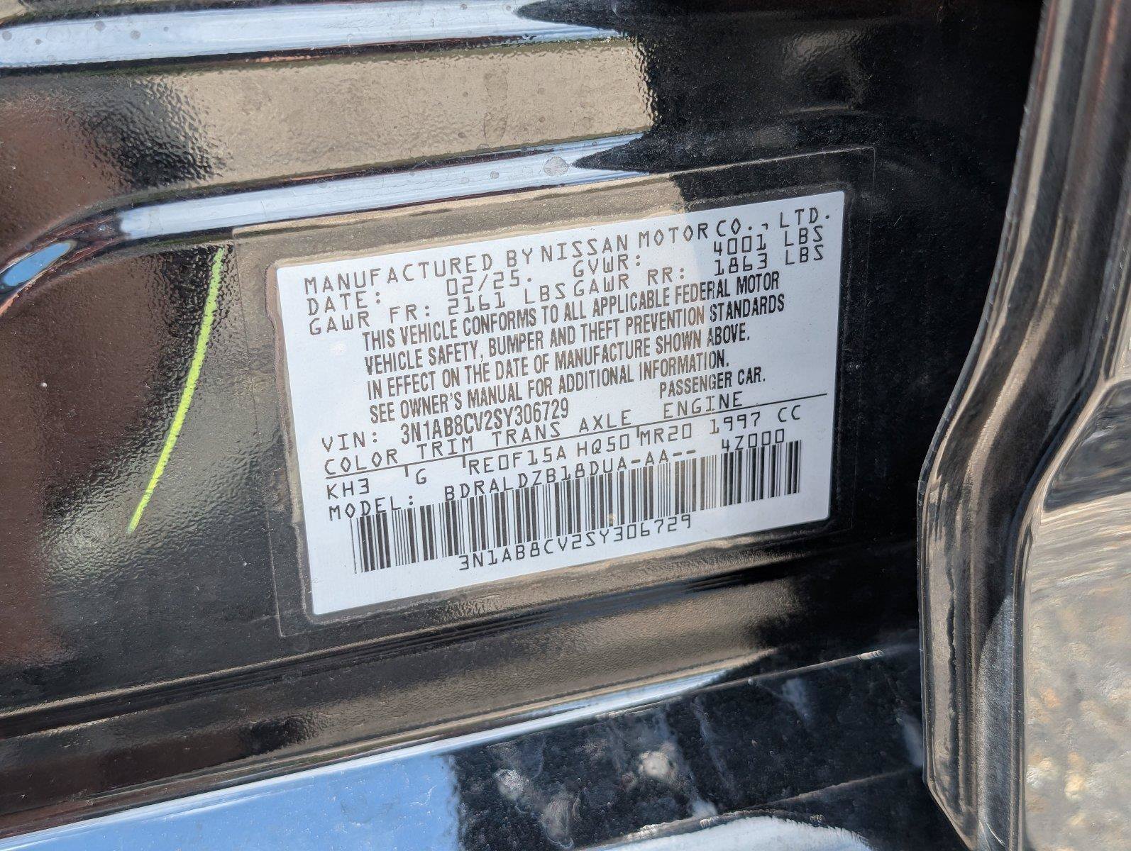Used 2025 Nissan Sentra SV FWD image 15