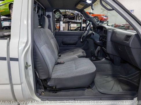 Used 1995 Toyota Pickup DX AWD/4WD image 40
