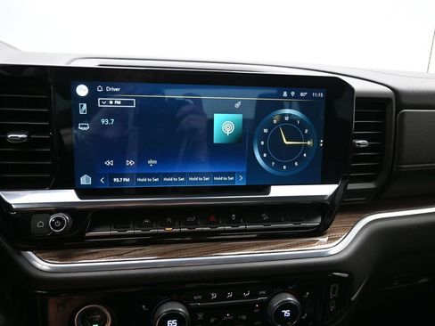 Used 2022 Chevrolet Silverado 1500 RST w/ Z71 Off-Road Package image 16