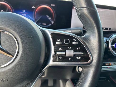 Used 2023 Mercedes-Benz EQB 250+ image 15