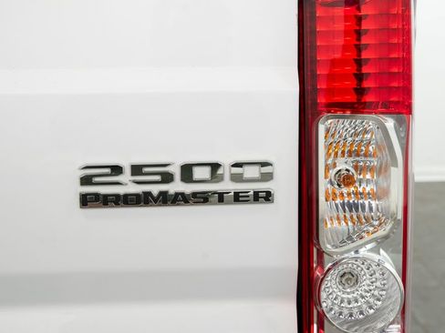 Used 2025 RAM ProMaster 2500 w/ Convenience Group FWD image 10