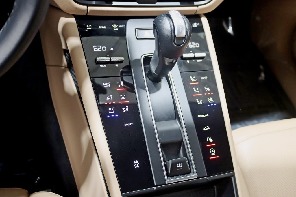 Used 2022 Porsche Macan AWD/4WD image 20