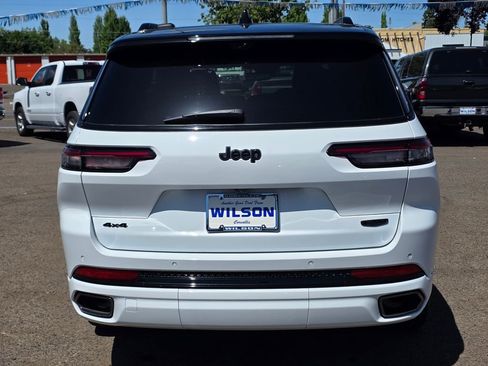 Used 2025 Jeep Grand Cherokee L Summit AWD/4WD image 7