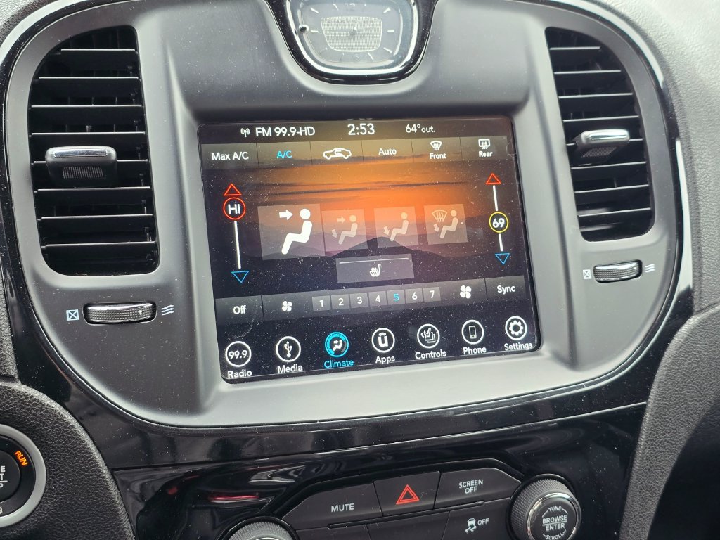 Used 2019 Chrysler 300 S AWD/4WD image 25