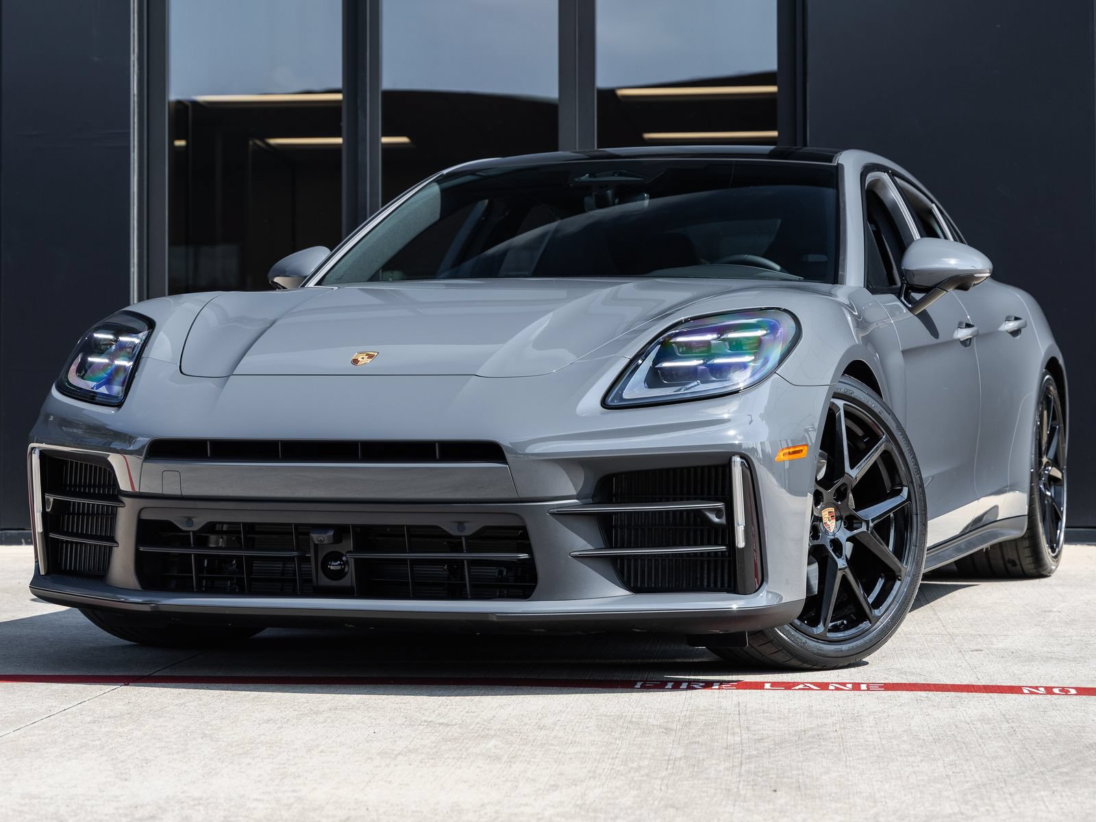 New 2026 Porsche Panamera 4 AWD/4WD image 1