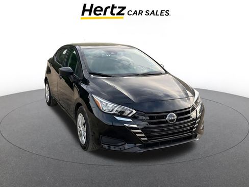 Used 2024 Nissan Versa S image 1