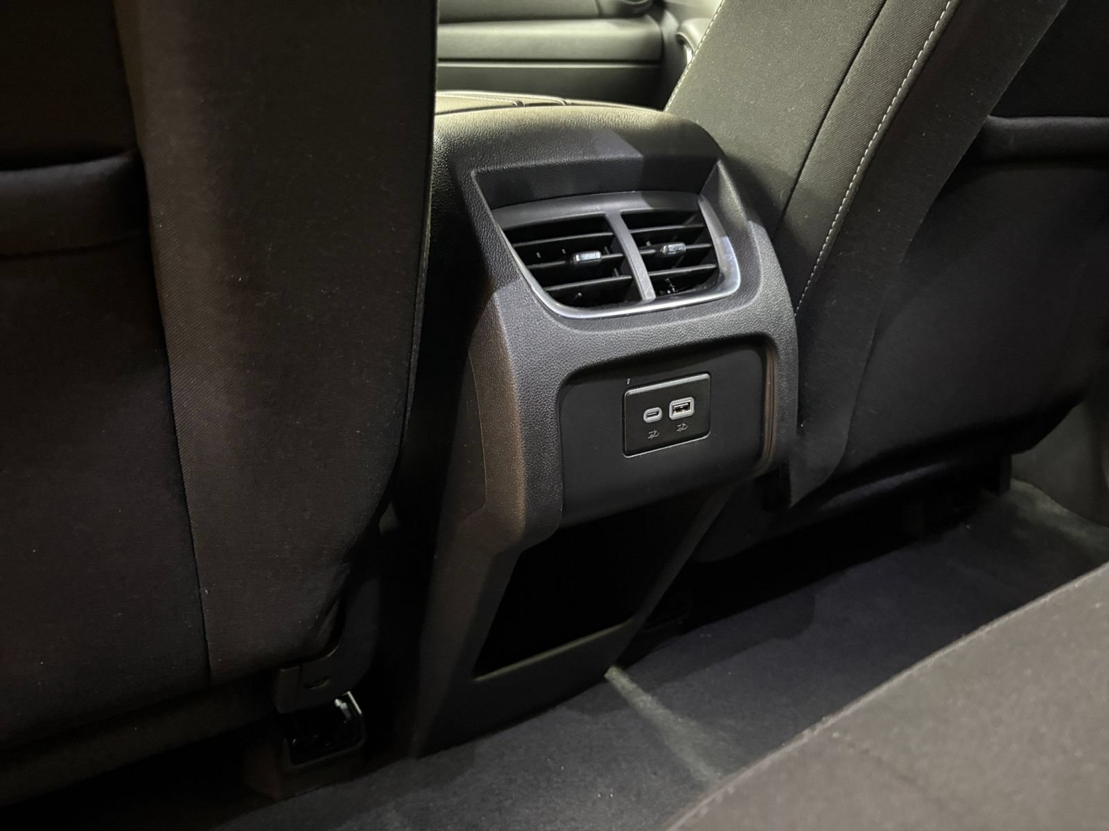 Used 2025 Chevrolet Blazer LT FWD image 22