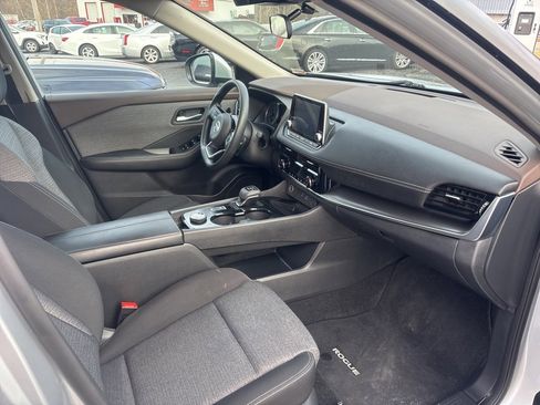 Used 2021 Nissan Rogue SV image 8