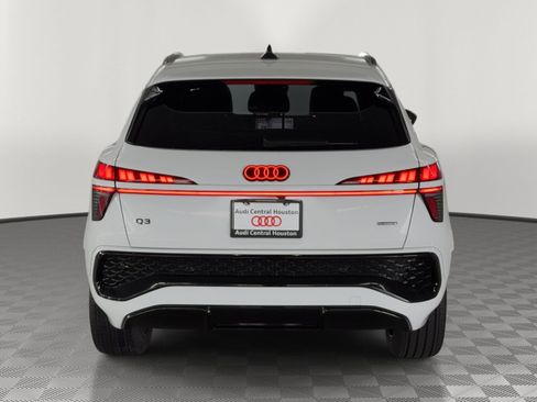 New 2026 Audi Q3 quattro 2.0T AWD/4WD image 10