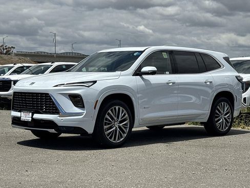 New 2026 Buick Enclave Avenir w/ Super Cruise Package FWD image 6