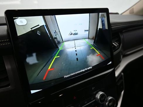 Used 2023 Ford Expedition XLT image 34