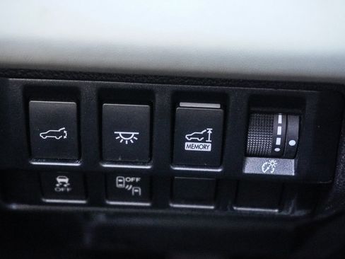 Used 2022 Subaru Ascent Limited w/ Technology Package image 25