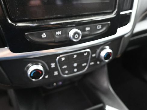 Used 2020 Chevrolet Traverse LT w/ LT Premium Package FWD image 16