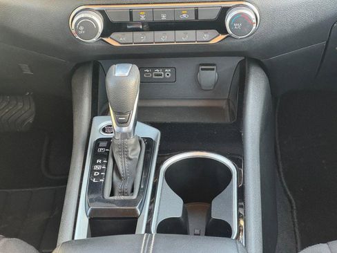 Used 2024 Nissan Altima 2.5 SV image 13