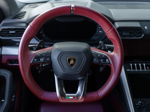 Used 2021 Lamborghini Urus image 10