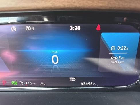 Used 2025 Volkswagen Atlas SE AWD/4WD image 12