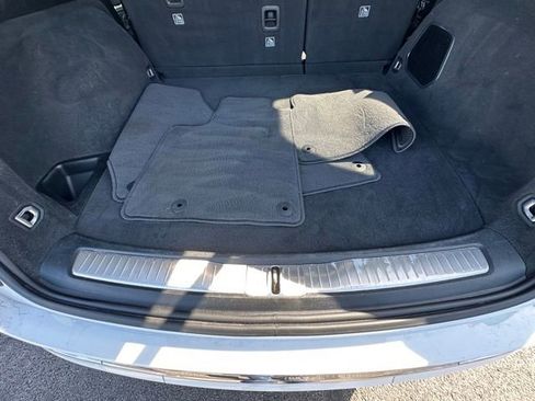 Used 2023 Jeep Grand Cherokee Overland w/ Luxury Tech Group IV image 19