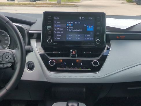 Used 2022 Toyota Corolla SE image 19