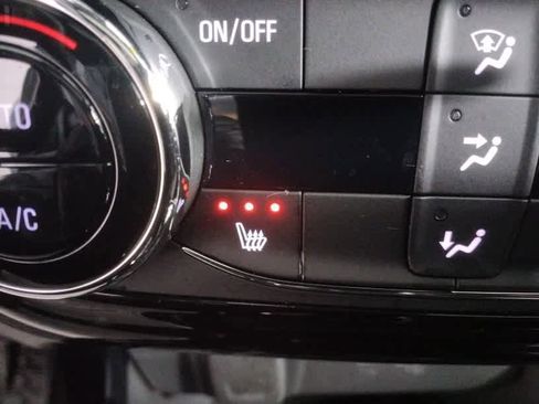 Used 2024 Chevrolet Trax RS w/ Sunroof Package image 49