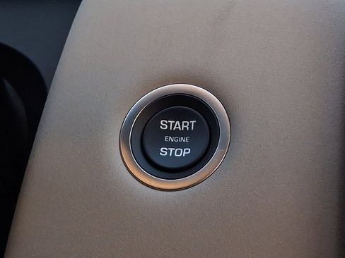 New 2025 Land Rover Discovery Sport S image 18