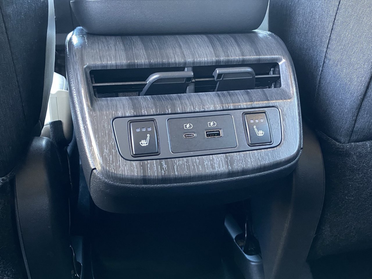 Certified 2023 Nissan Ariya FWD image 15