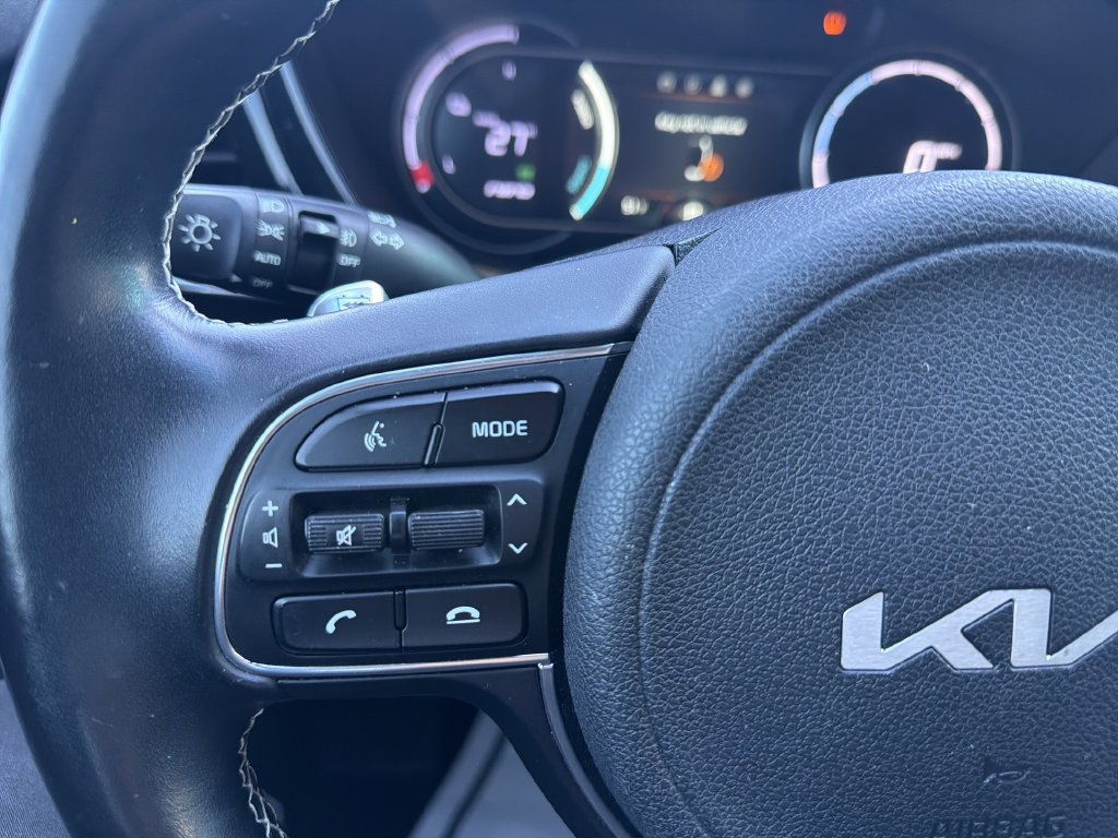 Used 2022 Kia Niro EX w/ Cold Weather Package FWD image 22