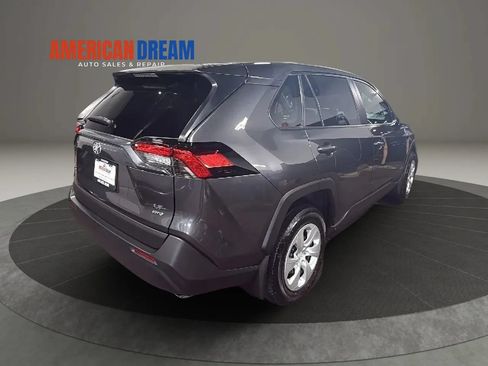 Used 2025 Toyota RAV4 LE AWD/4WD image 5