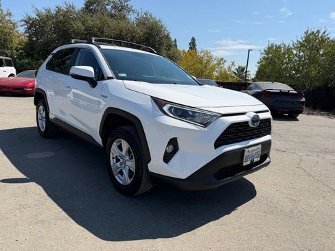 Used 2020 Toyota RAV4 XLE w/ Convenience Package AWD/4WD image 7
