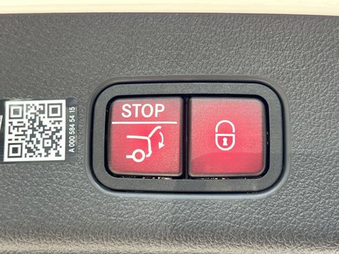 Certified 2026 Mercedes-Benz GLC 300 4MATIC image 32