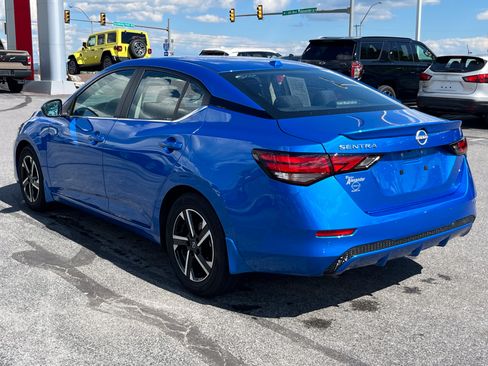 Used 2025 Nissan Sentra SV FWD image 8