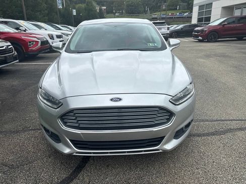 Used 2013 Ford Fusion SE FWD image 2