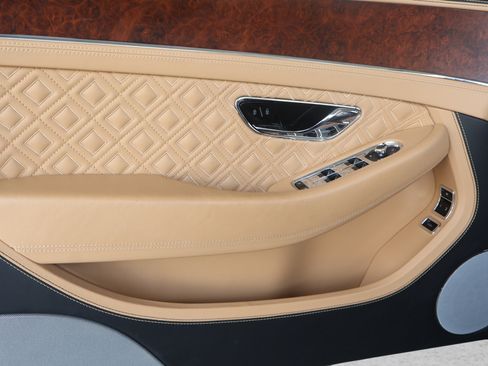 Used 2022 Bentley Continental GT AWD/4WD image 36