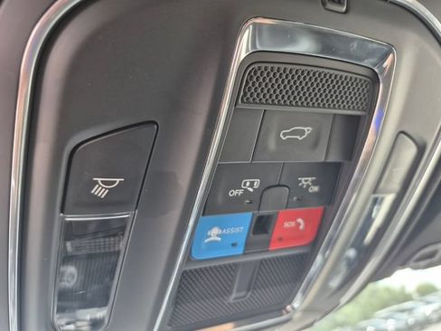 Used 2025 Jeep Grand Cherokee Altitude AWD/4WD image 23