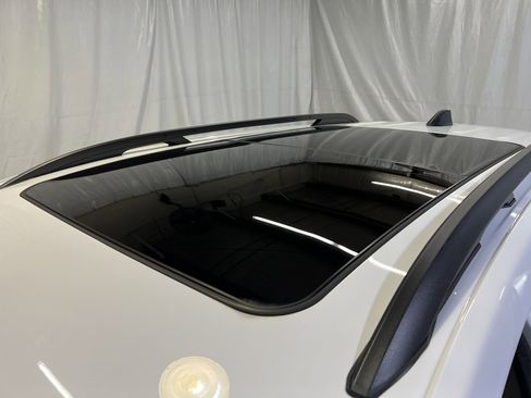 Used 2023 Chevrolet Equinox LT image 16