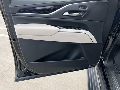 Used 2021 Cadillac Escalade Sport w/ Driver Assist Tech Package image 25