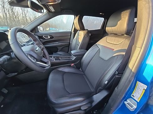 Used 2024 Jeep Compass Trailhawk image 17