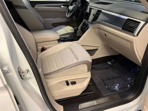 Certified 2021 Volkswagen Atlas SEL Premium image 11