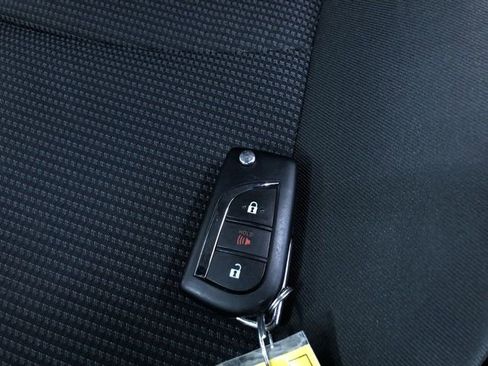 Certified 2025 Toyota RAV4 LE image 31