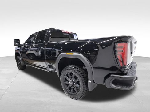 Used 2024 GMC Sierra 2500 AT4 w/ AT4 Premium Plus Package AWD/4WD image 2