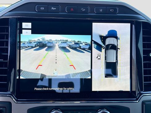 Used 2022 Ford F250 Lariat w/ Black Appearance Package image 31