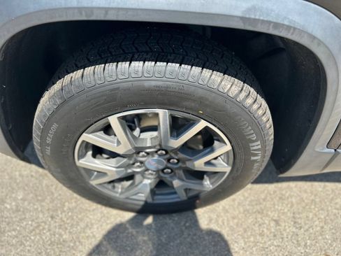 Used 2023 GMC Acadia SLE w/ Driver Convenience Package FWD image 39