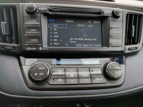 Used 2015 Toyota RAV4 XLE image 17