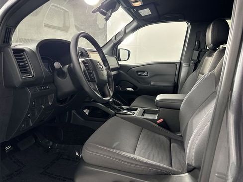 Used 2023 Nissan Frontier SV w/ Midnight Edition Package image 3